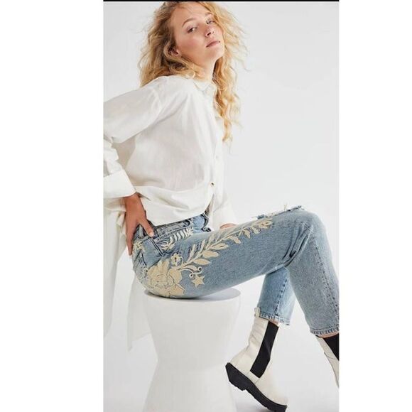 WE THE FREE BREN EMBROIDERED BOYFRIEND JEANS NEW NWT - Picture 5 of 16